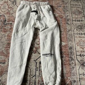 Essentials fear of god pants (kids)